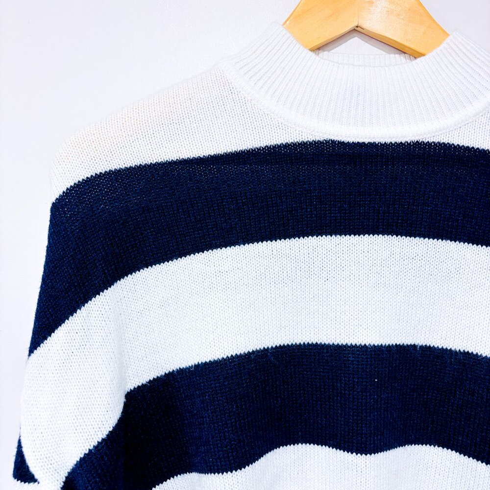 H&M Navy & White Striped Cropped Knit Sweater Mock Neck | Medium * - Picture 3 of 7